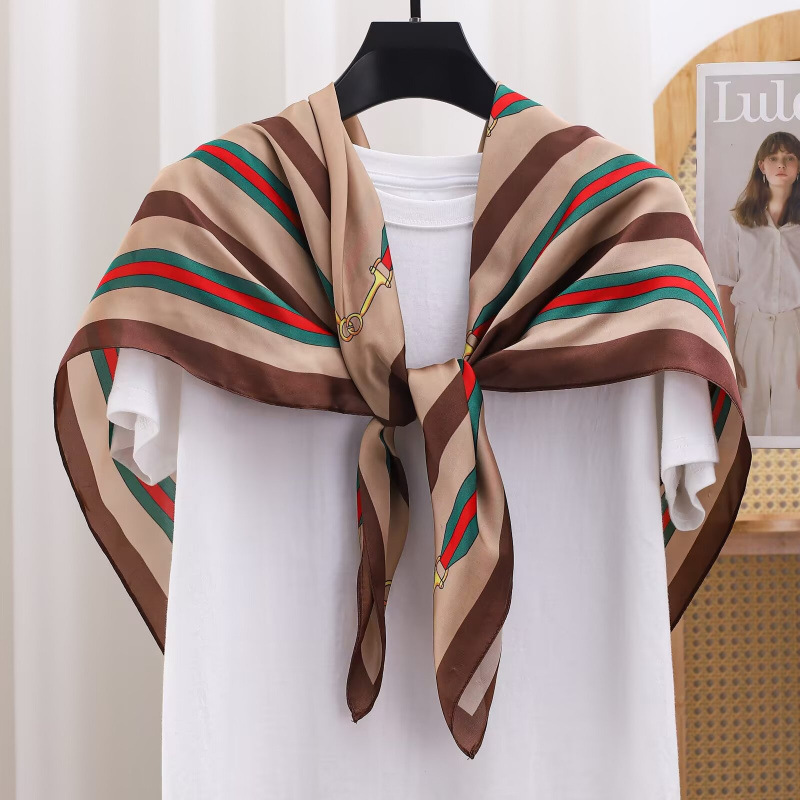 Travel Accessories Neck - 빈티지 에스닉 플로럴 스퀘어 실크 스카프