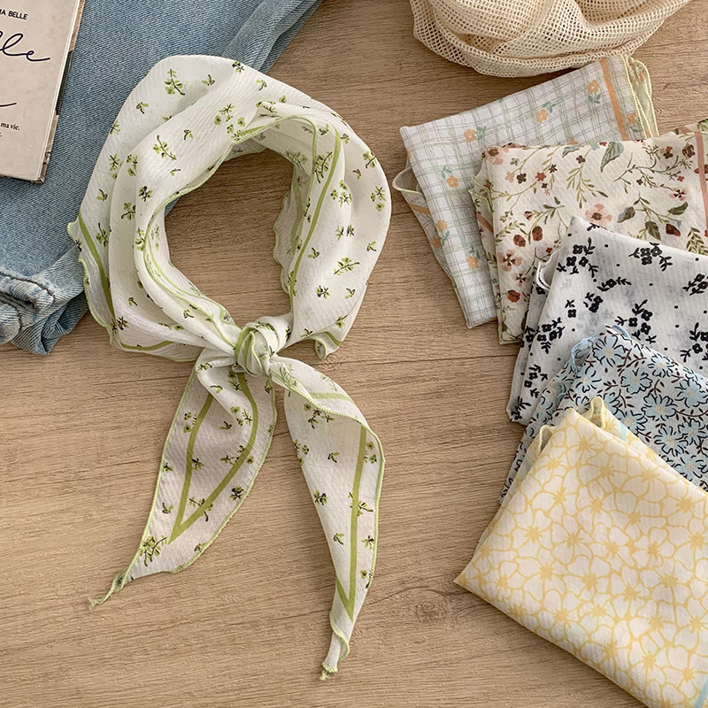 여성을위한 경량 예술적 작은 꽃무늬 삼각형 스카프 여름 - Travel Accessories Neck 리뷰 및 가격
